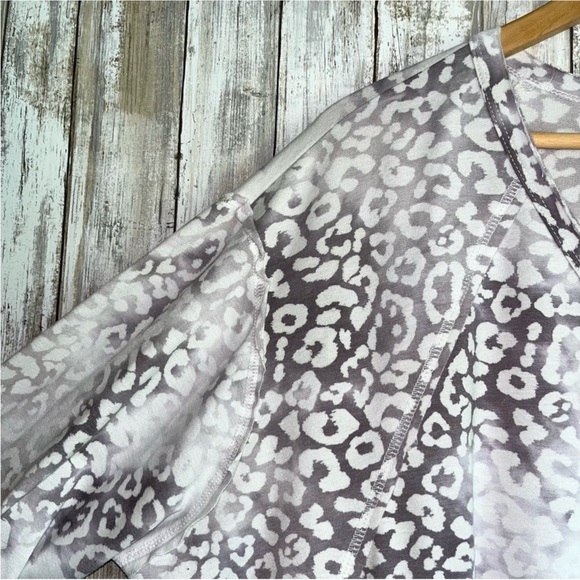 Jodifl White Leopard High Low Long Sleeve Blouse - Picture 3 of 6